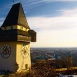 Der Grazer Uhrturm ist das Wahrzeichen von Graz.